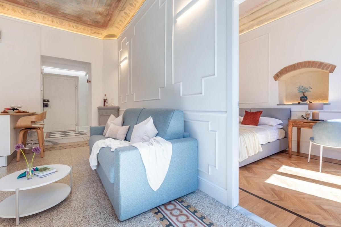 New - Pietrapiana Five Senses - Center